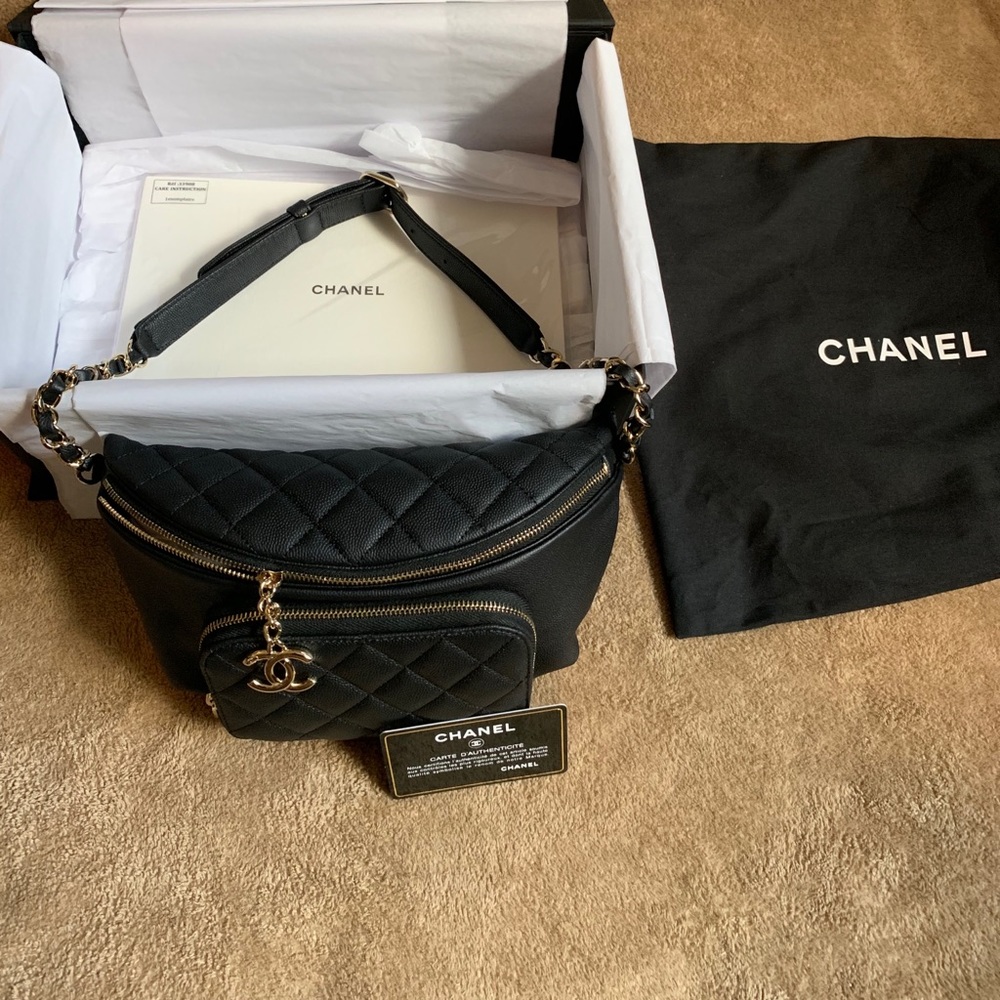 CHANEL FANNYPACK